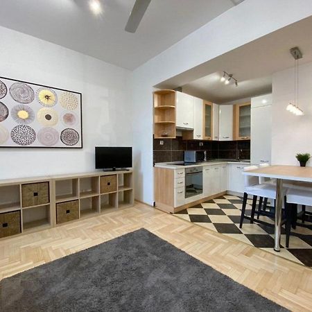 Downtown Gozsdu Vibe Apartment II Budapest Ngoại thất bức ảnh